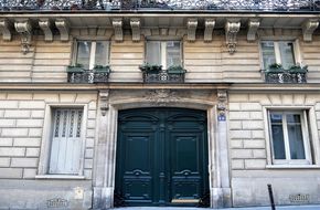 Restauration de portes cochères à Paris dans le 17e arrondissement